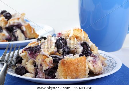 Mustikka leipää vanukas