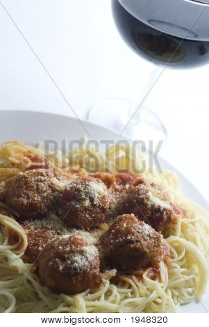 Köfte ve spagetti klasik