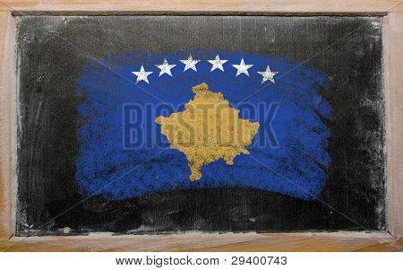 Flag af Kosovo på Blackboard malet med kridt