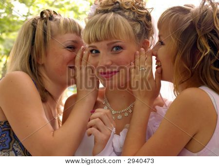 Ragazze spettegolare