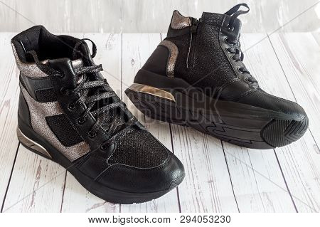 Comfortable Boots With Lacing And Zip Closure.