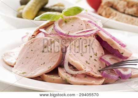 Sałatka Bawarska kiełbasa