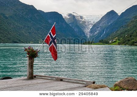 die norwegische Flagge