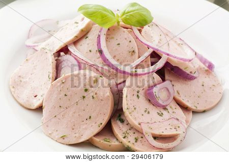 Sałatka Bawarska kiełbasa