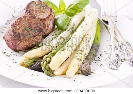 Asparagi con medaglioni alla griglia