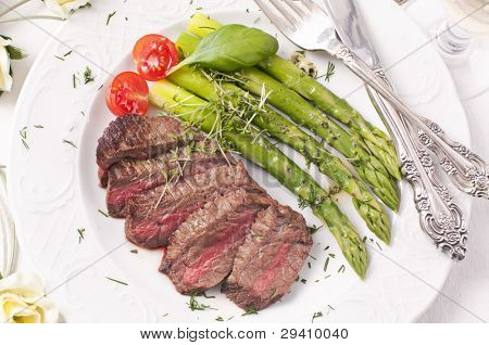Asparagi con filetto