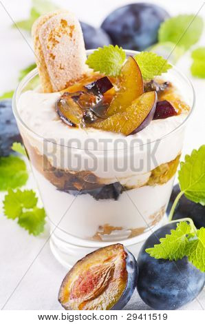 Mascarpone dessert med blomme