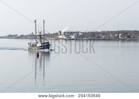 New Bedford, Massachusetts, Usa - March 30, 2019:  Commercial Fishing Boat Adventuress Returning To 