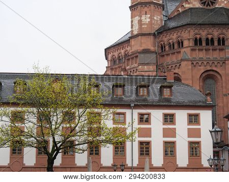 the City and the cathedral of Mainz in germany