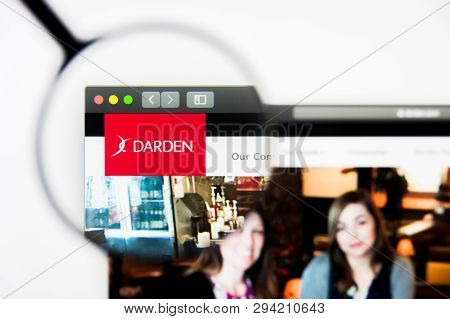 Los Angeles, California, Usa - 8 April 2019: Illustrative Editorial Of Darden Restaurants Website Ho