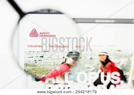 Los Angeles, California, Usa - 8 April 2019: Illustrative Editorial Of Avery Dennison Website Homepa