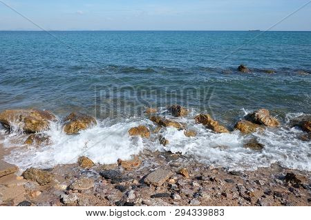 Daytime Seaside View In Thailand,chong Samaesarn Is A Popular Tourist Destination.