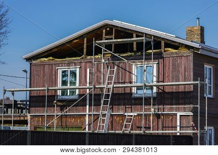 Two-storey Wooden Dwelling House Repair, Attic Thermic Insulation