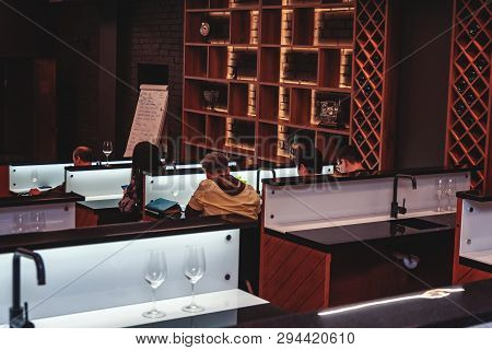 Sommelier, Cavist. Training In School Sommelier. Wine School. The Process Of Learning In School Kavi