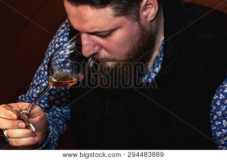 Cavist, Sommelier. Training In School Sommelier. Wine School. Wine Tasting. Tinted