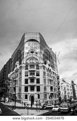 Lisbon, Portugal - May 7, 2008: Edifício Heron Castilho Is A High-rise Residential And Office Buildi