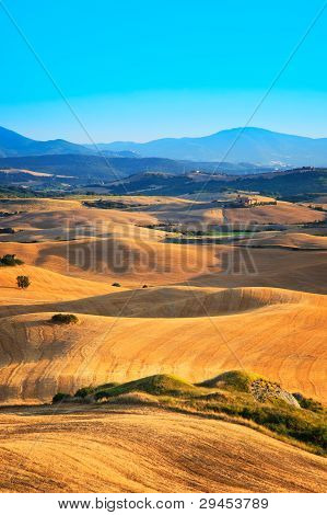 Landschap van Toscane in de buurt van Volterra, Italië.