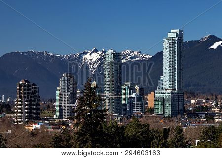 New Residential Area Of  High-rise Buildings In The City Of Burnaby, Construction Site In The Center