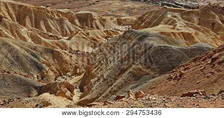 Machtesh Ramon - Erosion Crater In The Negev Desert, The Most Picturesque Natural Landmark Of Israel
