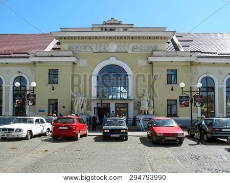 Mukachevo, Ukraine - May 3, 2018: Entrance To The Building Of The Train Station Mukachevo On A Sunny