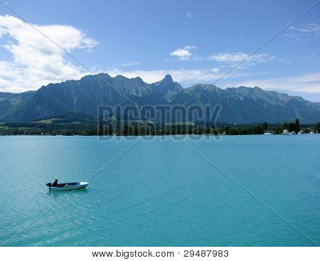 Tekne Lake Thun, İsviçre