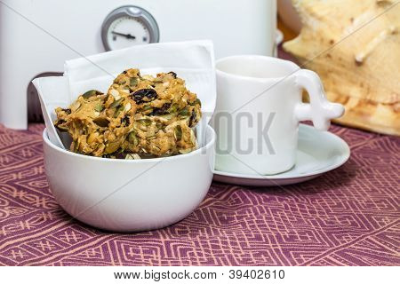 Soubory cookie v misce