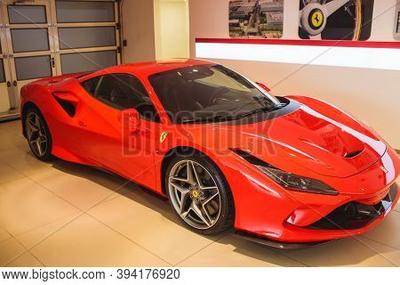 Qatar, Doha 01 03 2020 : Ferrari F12 And Lamborghini Huracan At The Mall On 01 03 2020 In Mall Of Em