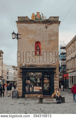 Bath, Uk - October 04, 2020: Bobby Brown Shop On A Milsom Street, A Famous Shopping Street In Bath, 
