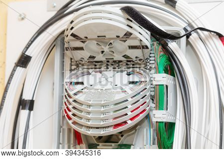 Fiber Distribution Box. Plc Splitter Ftth Terminal Box