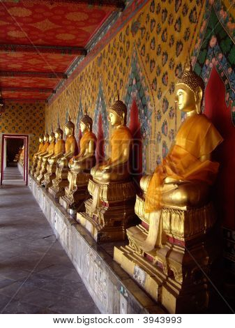 Buddha Images In Wat Arunratchawararam