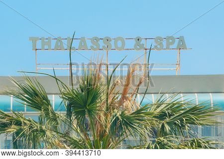 Large Inscription On The House - Thalasso And Spa. Translation: Thalassotherapy Is A Kind Of Spa