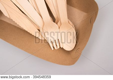 Disposable Wooden Cultery Set Made Of Natural Bamboo - Biodegradable And Compostable Cultery Concept