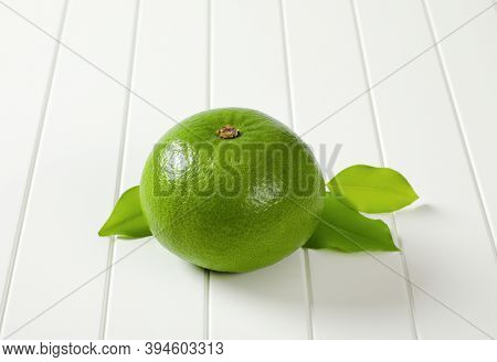 Sweetie fruit (green grapefruit, pomelit) - a cross between a grapefruit and a pomelo