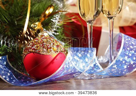 Bicchieri di champagne al party di Capodanno