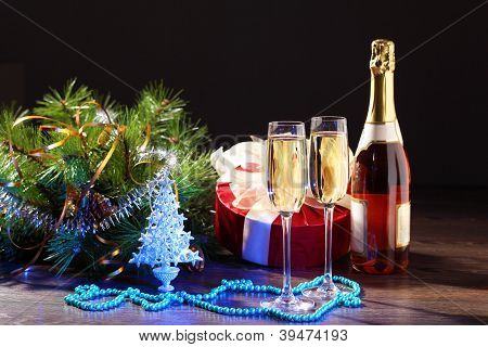 Bicchieri di champagne al party di Capodanno