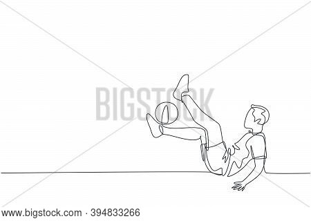 One Single Line Drawing Of Young Happy Man Perform Soccer Freestyle Juggling With Shinbone At The Ci