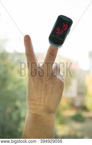 Blood Oxygen Saturation Is The Most Important Indicator Of Health Status In The Context Of The Coron