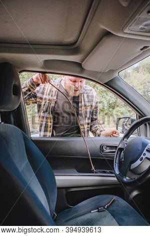 Man Locked Car And Forget Keys Inside