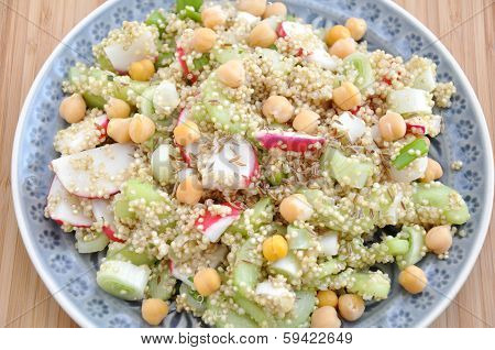 Quinoa Salad with chickpeas, red radish and cucumber
