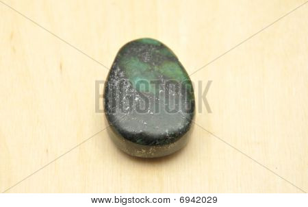 Immagine dettagliata e colorata di Zoisite minerale