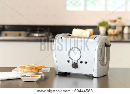 bread toaster