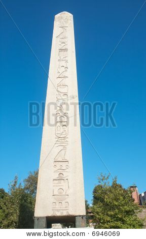Obelisk Theodosius v hipodromu v Istanbulu, Turecko