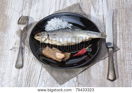Stockfish - Roach On A Black Plate