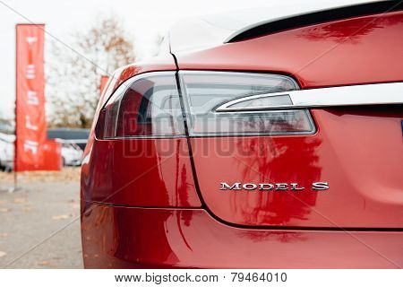 Tesla Model S Electric Car Zero Emissions