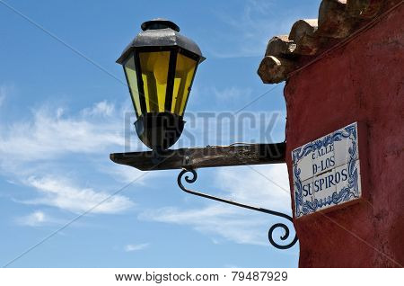 Calle De Los Suspiros