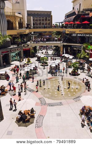 Artesian Well In Hollywood And Highland Center