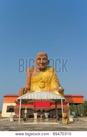 Monk statue for Luang Pu Thuat