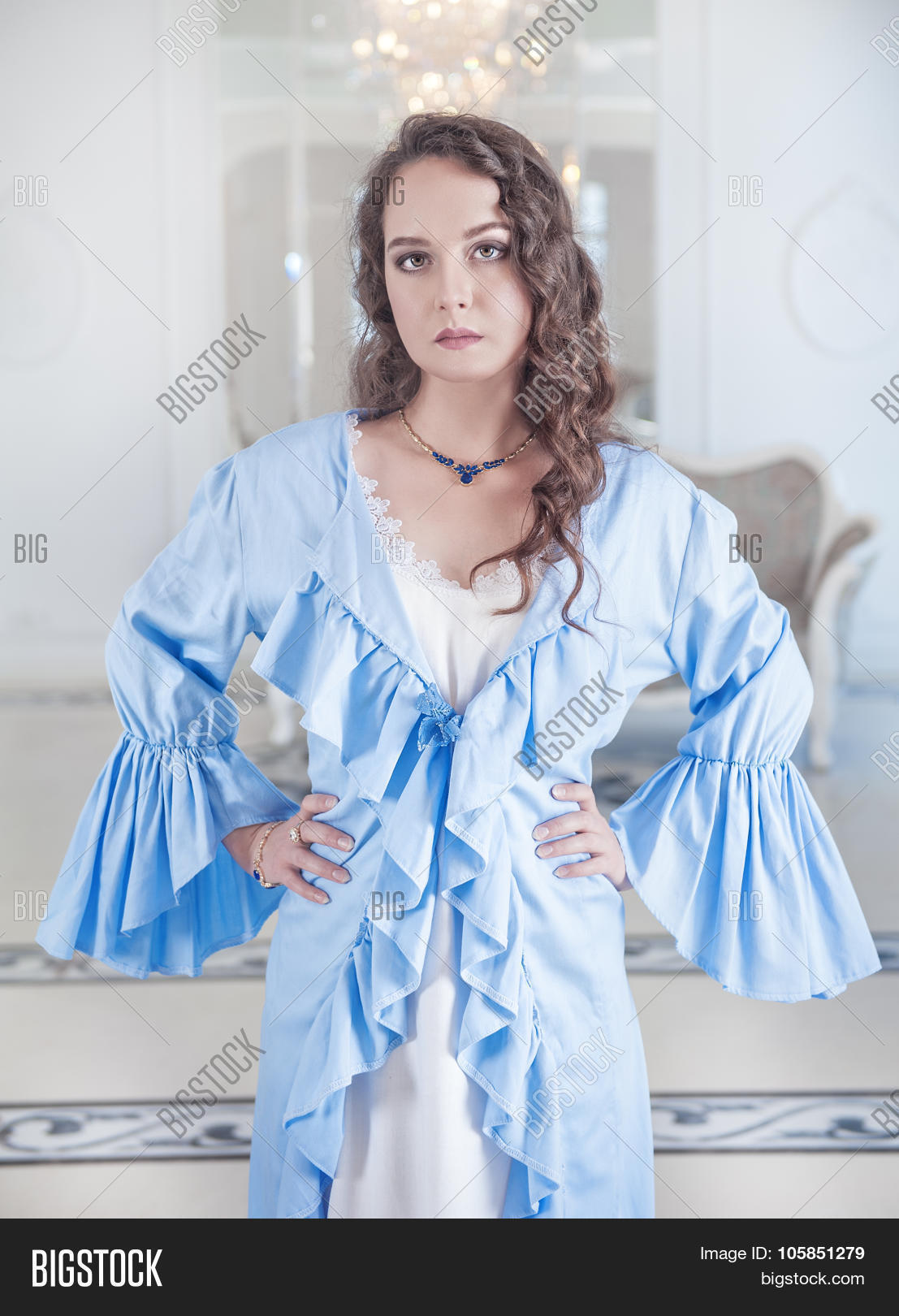 Синий/василек. В голубом халате. Рабочий бело голубой халат. Голубой халат. Халат mia-mella.