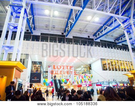 Lotte Outlets Mall In Seoul Station, Korea.