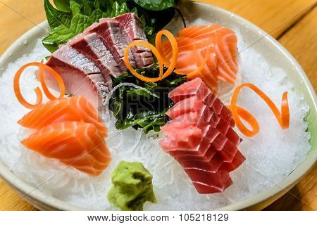 Moriawase 3 Shu Sashimi assortment on ice